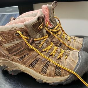 Womens Size 8.5 Keen Hiking Boots